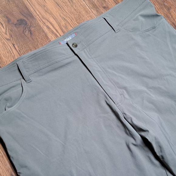 Tilley Canada Men's Pants Hiking Outdoors Ripstop Green  HQ Size 44 Actual 45x30 - Picture 4 of 12